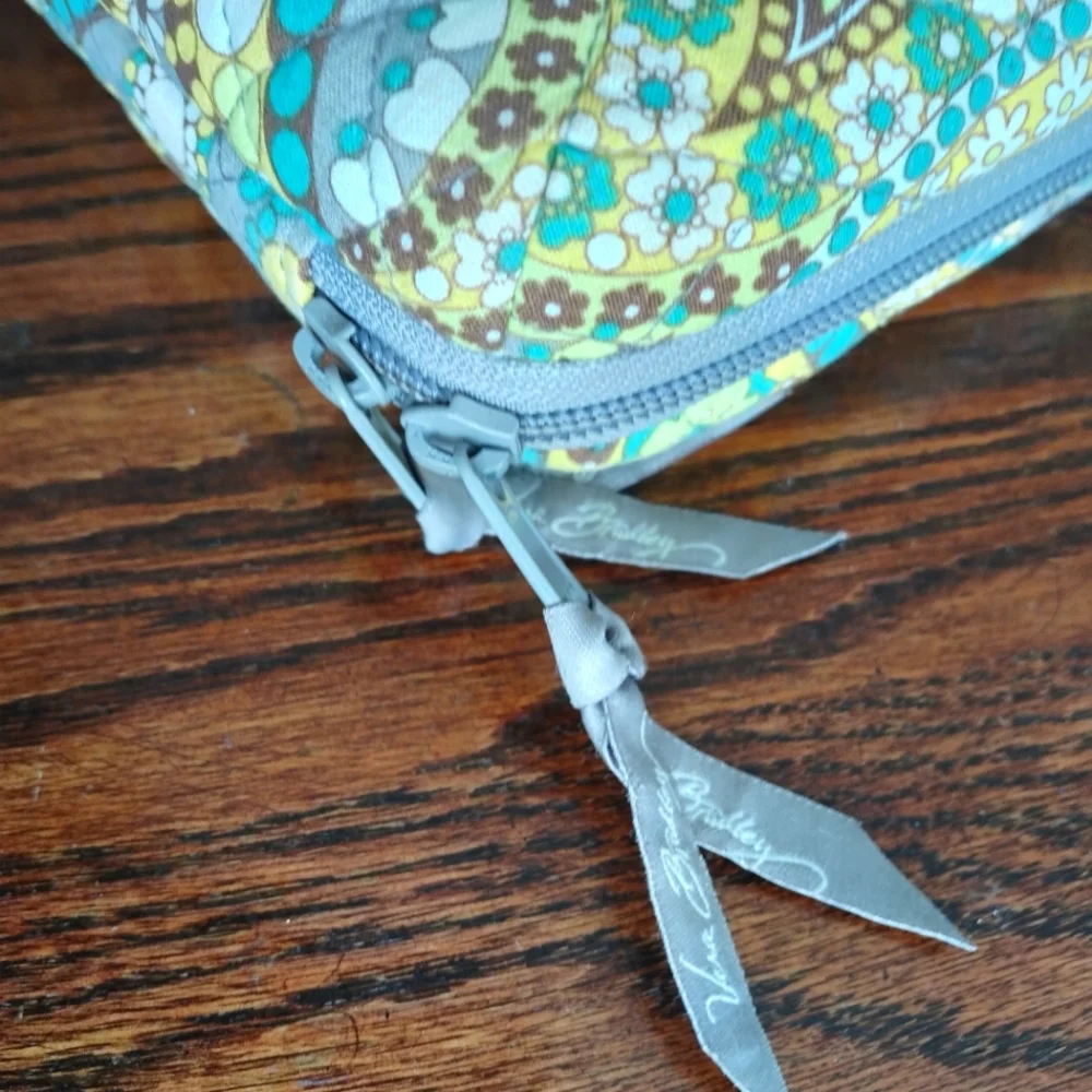 Vera Bradley mini laptop case IPad Lemon Parfait